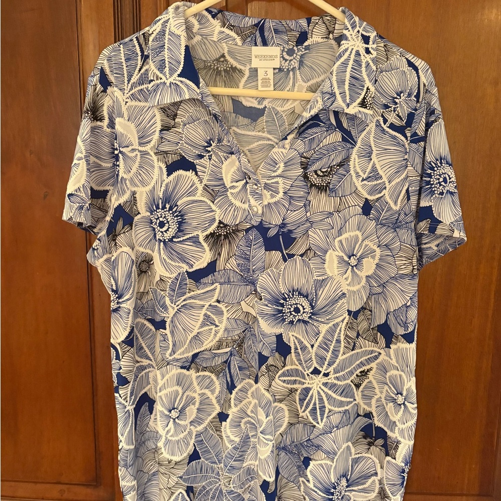 Chico's Blue and White Floral Top size 3